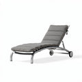 Chaise longue réglable en aluminium gris avec coussin rembourré et roulettes